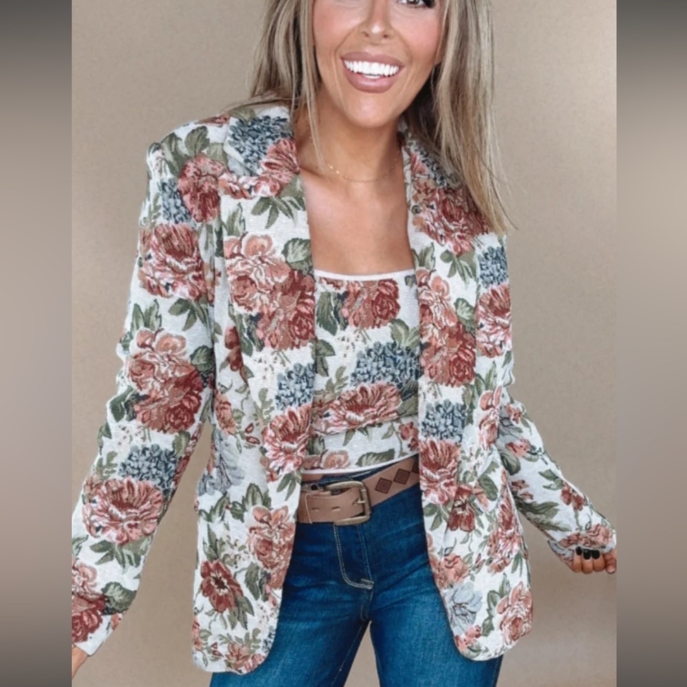 Boutique Floral Women's Blazer & Crop